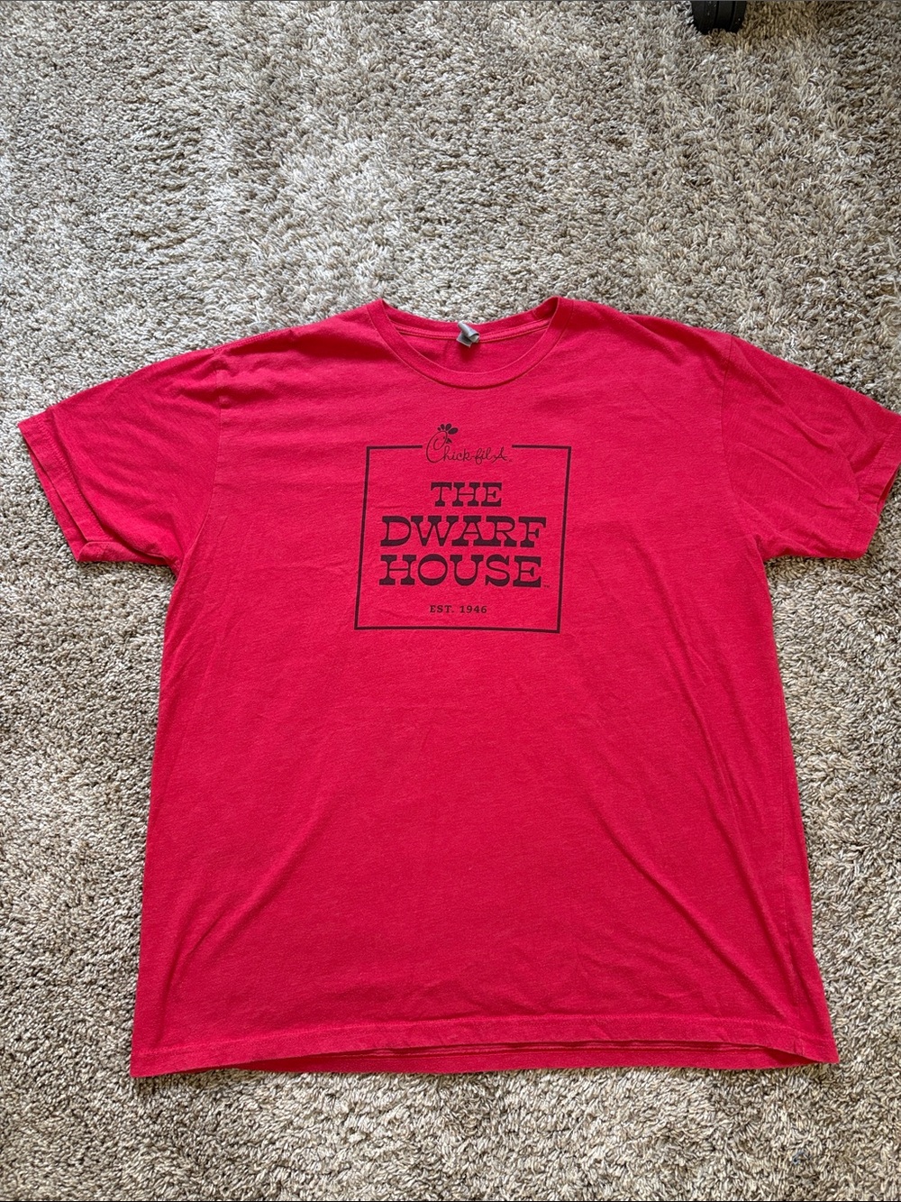 Chick Fil A The Dwarf House Red Graphic Tee XXL soft